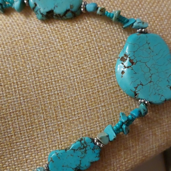Turquoise And Dyed Howlite Natural Stones BEACHY VACAY VIBES Choker Necklace - Picture 10 of 11